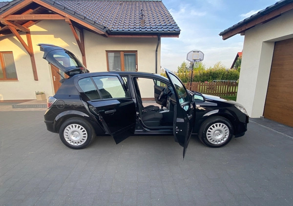 Opel Astra cena 14900 przebieg: 242761, rok produkcji 2009 z Chełmno małe 379